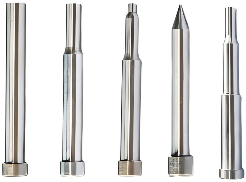 Forming mold components including cores and cavities